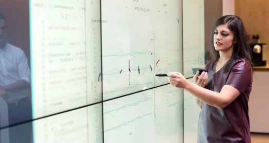 Trabajadora de Novartis