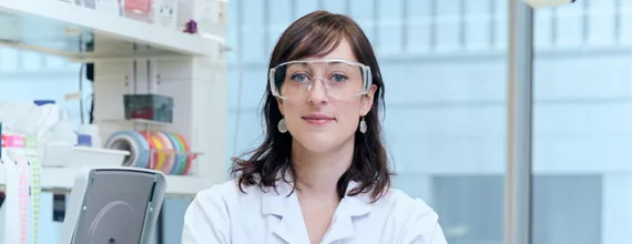 Wissenschaftlerin im NIBR Forschungslabor Wissenschaftlerin im NIBR Forschungslabor